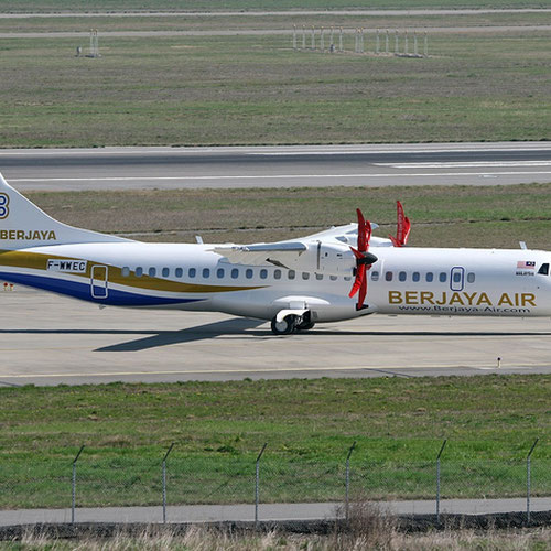 Berjaya Air (Берджая Эйр) Самолет 2