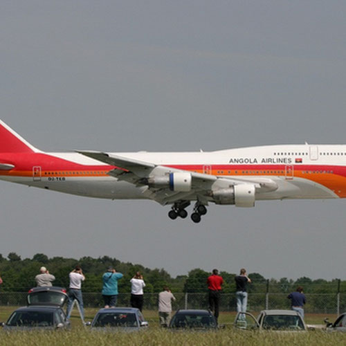 TAAG Angola Airlines (ТААДж Ангола Эйрлайнс) Самолет 1