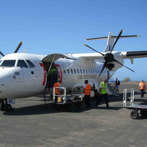 TACV Cabo Verde Airlines (ТиЭйСиВи Кабо-Верде Эйрлайнс) Самолет 4