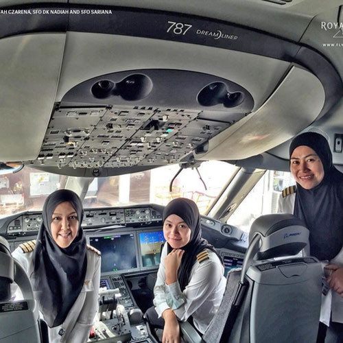 Royal Brunei Airlines (Ройал Бруней Эйрлайнс) Самолет 4