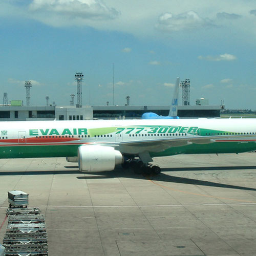 EVA Air (ИВиЭй Эйр) Самолет 3
