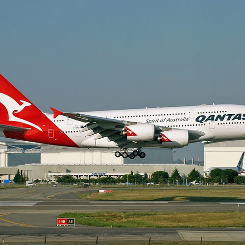 Qantas (Квонтас) Самолет 4