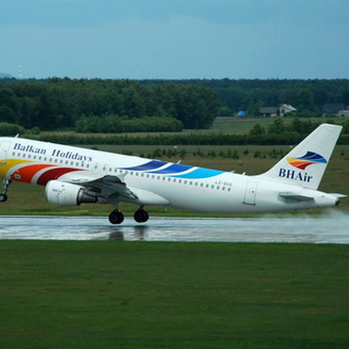 BH Air (БиЭйч Эйр) Самолет 1