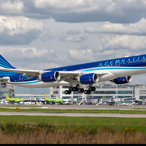 Azerbaijan Airlines (Азербайджанские авиалинии) Самолет 1