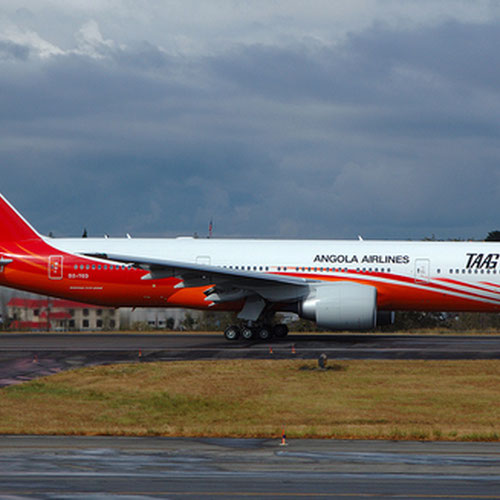 TAAG Angola Airlines (ТААДж Ангола Эйрлайнс) Самолет 3